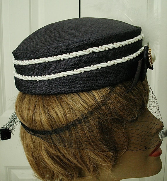 Vintage Ladies Hat * Navy Blue Linen & Feathers *… - image 4