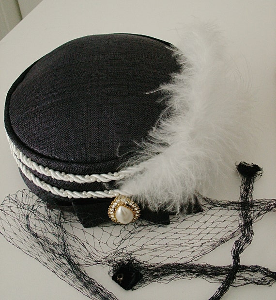 Vintage Ladies Hat * Navy Blue Linen & Feathers *… - image 5