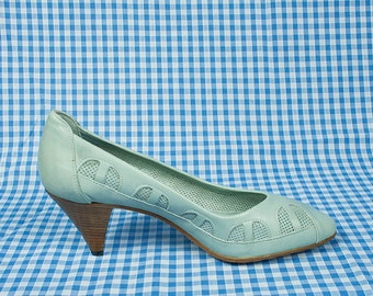 Vintage Blue Grey Pumps with Mesh Detail