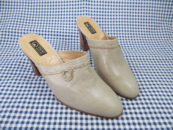 Vintage Beige 1970s Leather Mules - image 3