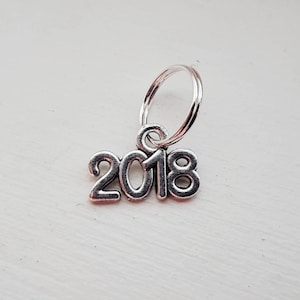 1～10個の小さなセット 2026 2025 2024 2023 2022 2018 2019 2020 2021 キーチェーン用チャームアドオン