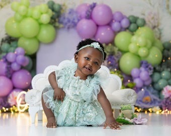 Toile de fond smash de gâteau vert lavande, arrière-plan photo personnalisé pour le premier anniversaire, arche de ballons bébé fille anniversaire accessoire WHM952