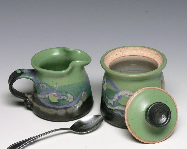 Pottery Sugar and Creamer Set image 3