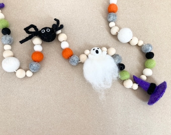 Halloween Garland. Spider garland. Felt ball garland. Ghost garland. Halloween decor.  5ft . witch decor