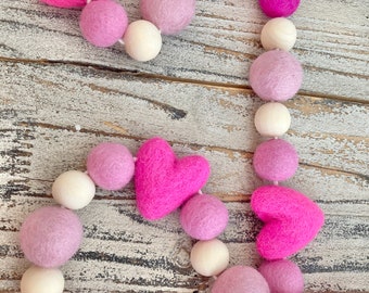 Bright Pink heart garland. Valentine garland.felt hearts. Valentines decor. Heart banner. 5ft