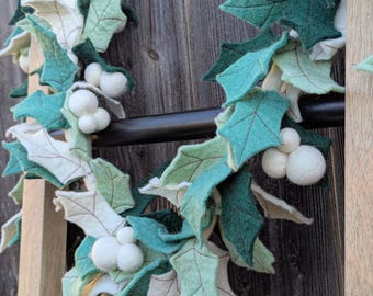 All green Holly leaf garland. Green and white holly Garland. Holiday garland. Felt leaf Holiday garland. Felt Christmas garland. 6ft