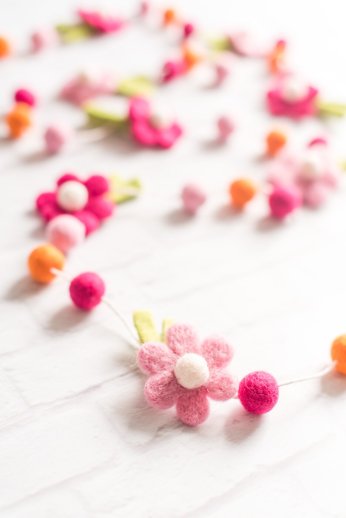 Spring garland. Daisy garland. Felt ball garland. Felt daisy. Etsy