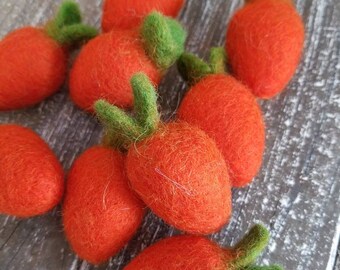 Felted carrots. Felt food. Easter decor. Felt vegetable. Felt carrot. Vegetable Craft. 5 pieces