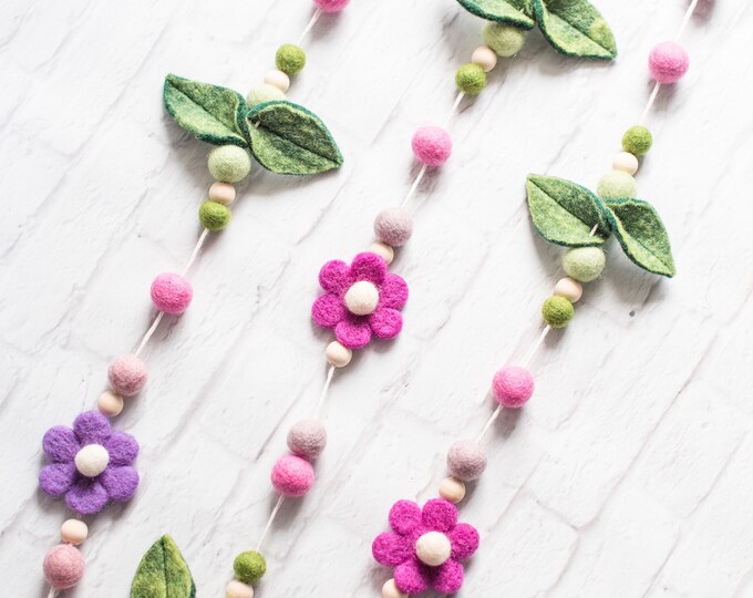 Spring Garland. Daisy Garland. Felt Ball Garland. Felt Daisy. Felt