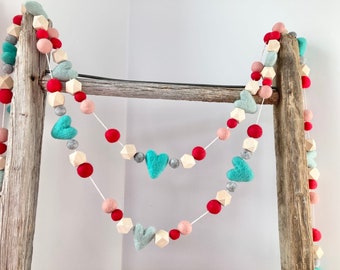 Red, pink and turquoise heart garland. Valentine garland.felt hearts. Valentines decor. Heart banner. 5ft