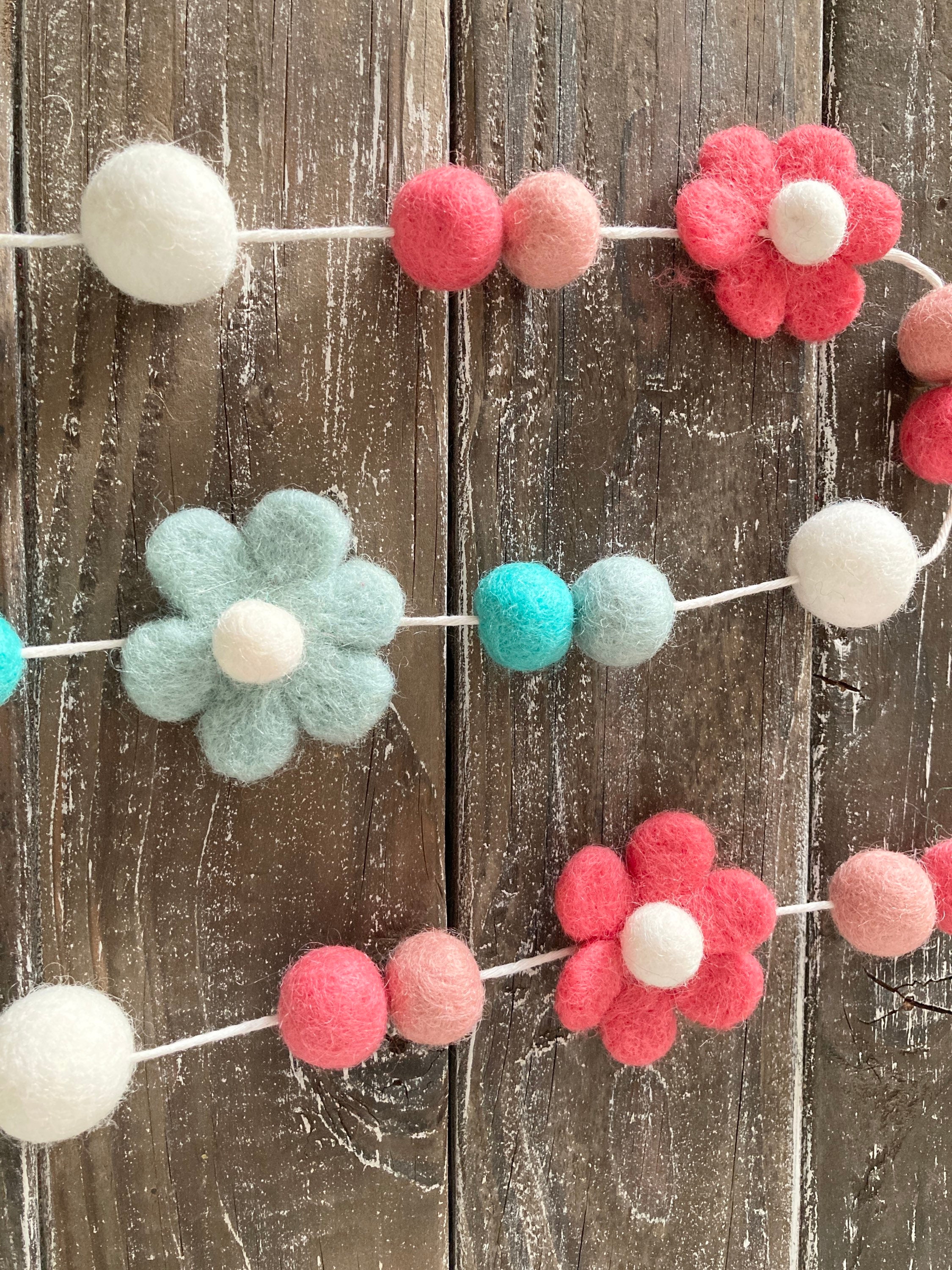 Spring garland. Daisy garland. Felt ball garland. Felt daisy. Etsy
