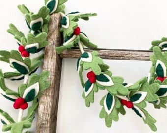 Felt Christmas garland. Holly garland. Felt leaf garland. 6 ft