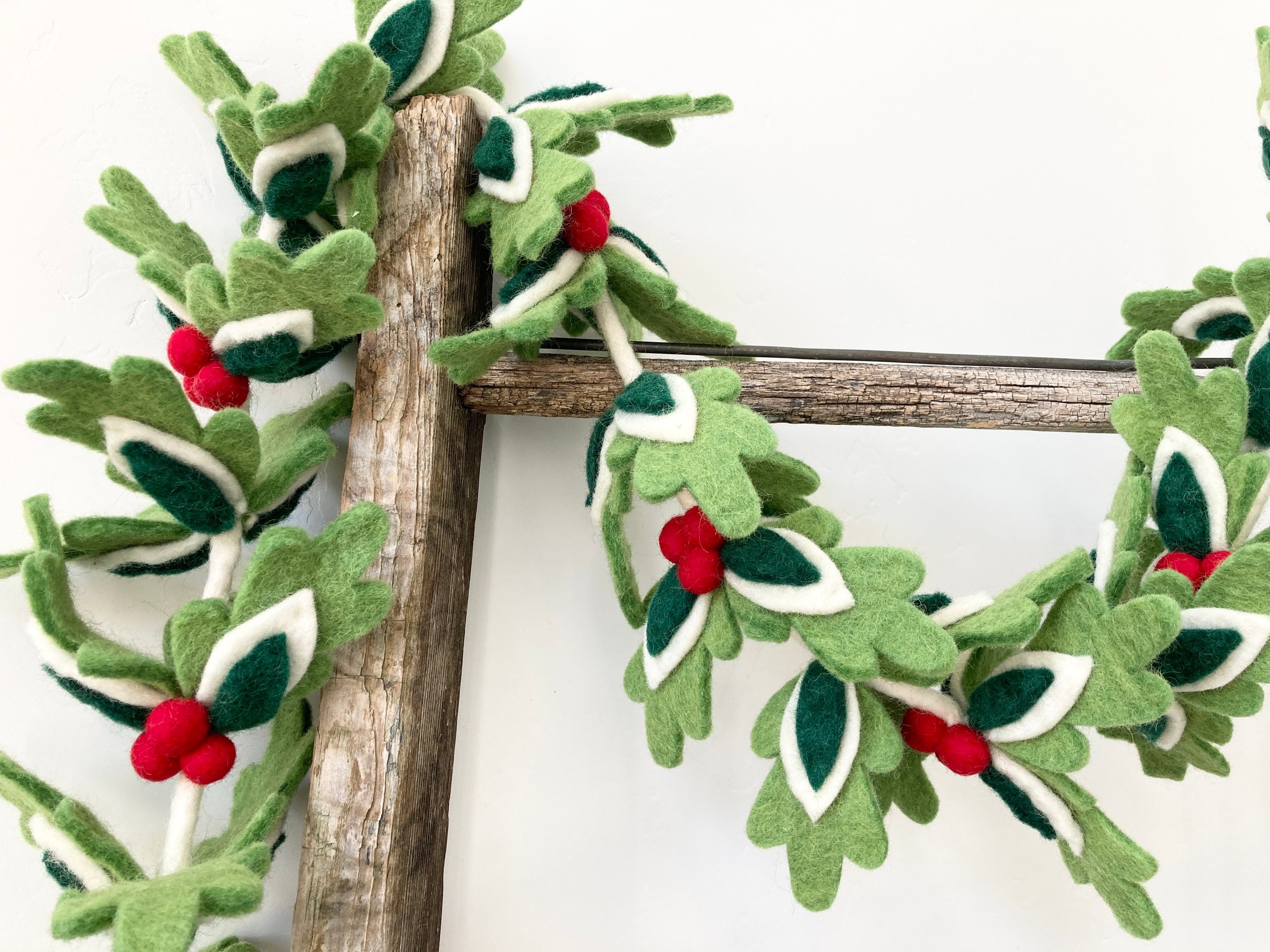 Christmas Tree Garland, Christmas Felt Ball Garland, Holiday Pom Pom Garland,  Banner, Red and White Felt Garland 