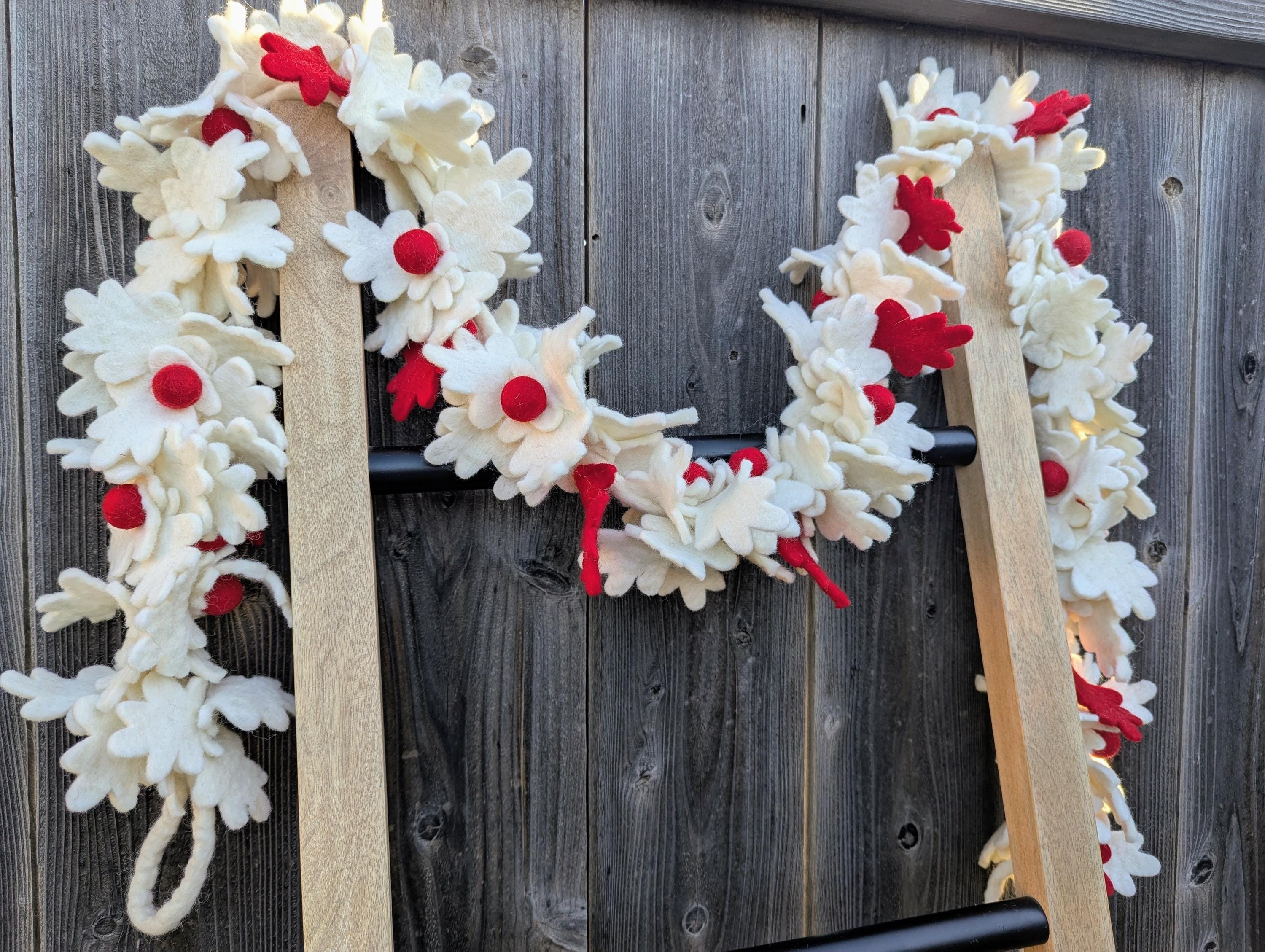 Felt Christmas garland. Felt leaf garland. Holiday leaf garland. Red…