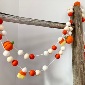 Fall Garland. Pumpkin garland. Candy corn. Felted pumpkin. Felt ball garland. Fall decor. Pumpkin decor. Halloween garland.