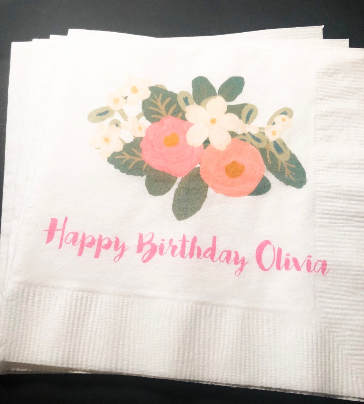 Flores hechas con servilletas de papel – La Fiesta de Olivia