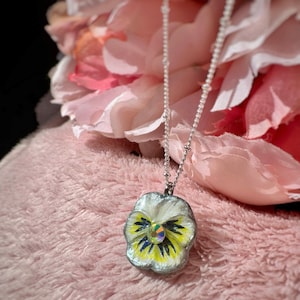 Wit viooltjehanger | Gele altvioolhanger | Johnny Jump Up-hanger | Bloemhanger | Bloemenhanger | Hanger ketting |