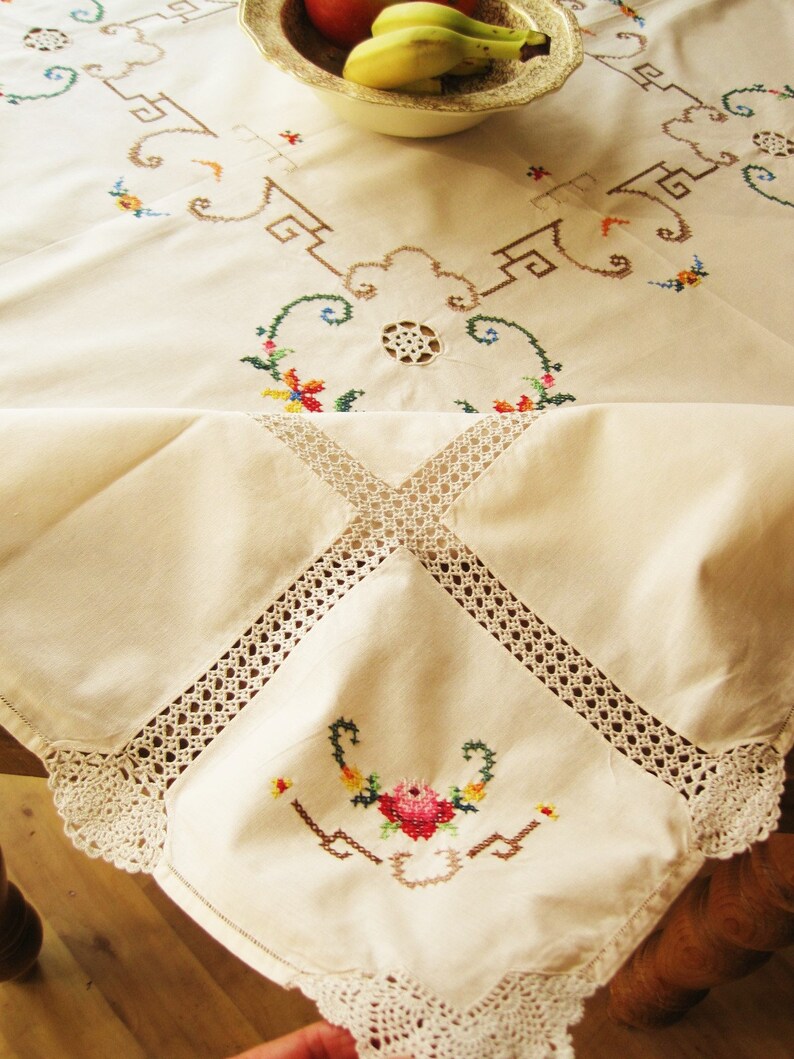 Vintage Lace Tablecloth Hand-made Lace, FREE POST UK Vintage 50 Cotton Lace Tablecloth