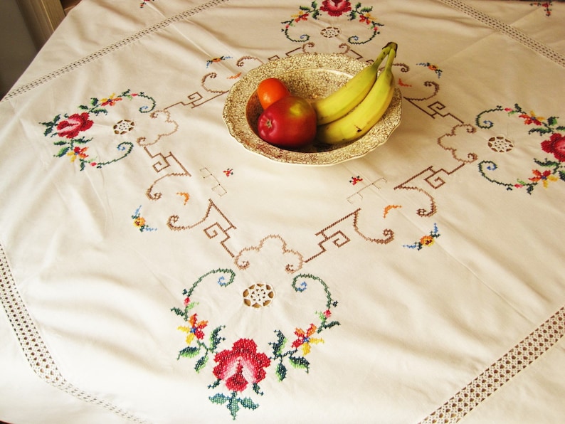 Vintage Lace Tablecloth Hand-made Lace, FREE POST UK Vintage 50 Cotton Lace Tablecloth