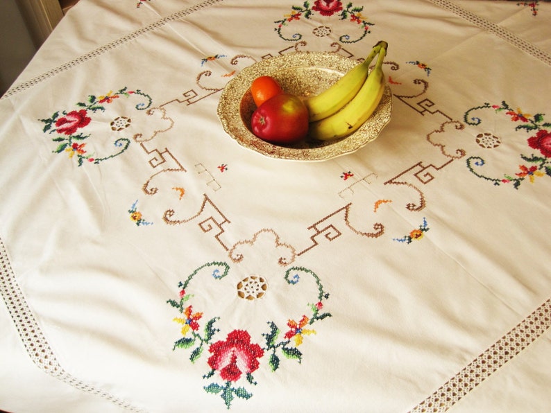 Vintage Lace Tablecloth Hand-made Lace, FREE POST UK Vintage 50 Cotton Lace Tablecloth