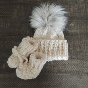 Baby Booties, Knit Booties and Hat Set, Boy Baby Booties, Knit Boy Beanie, Knit hat and Booties, Booties for babies, Knit Baby Hats