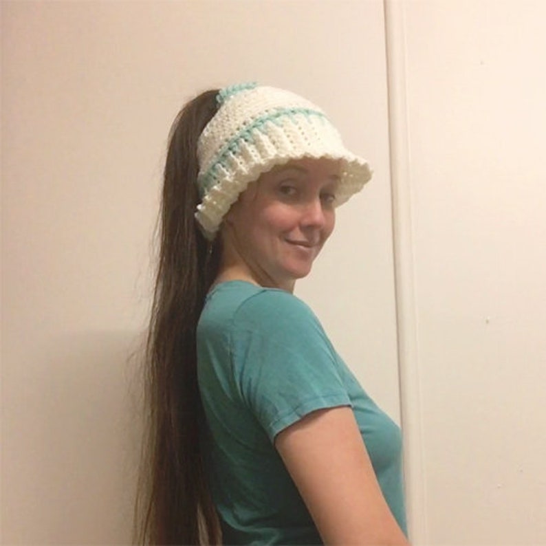 Crochet Ponytail or Messy Bun Hair Hat Pattern. DIY beanie with ribbed cuff & adjustable sizing. Textured and chunky a great gift image 5