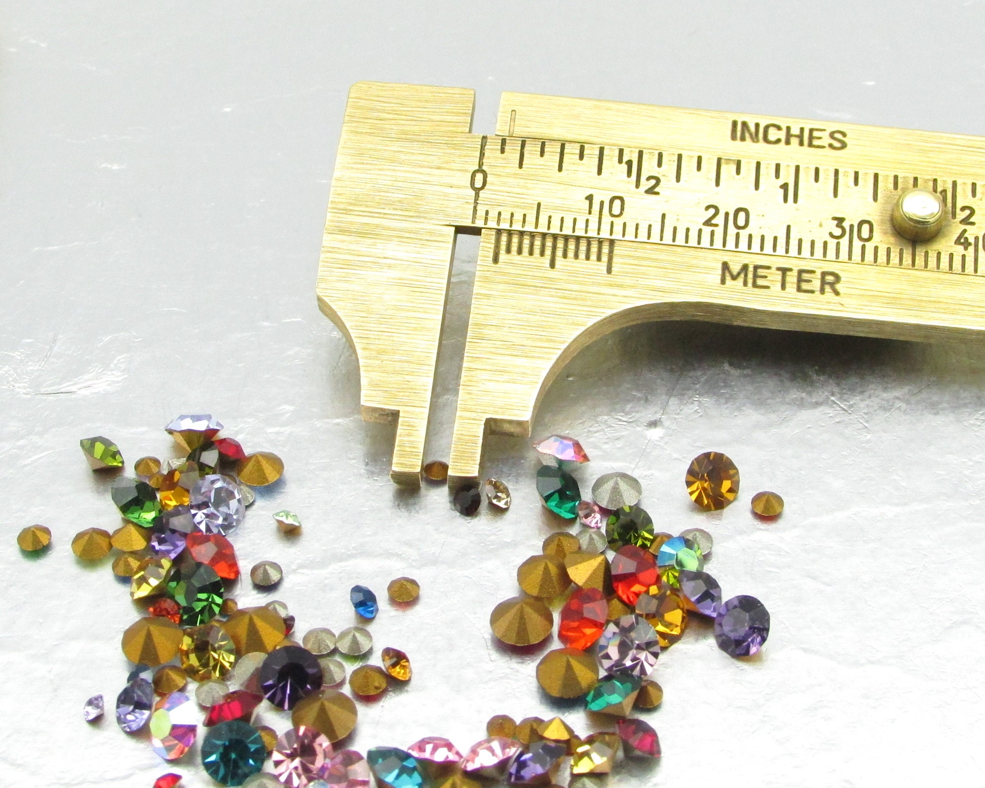 Rhinestone Chaton Mix 3ss-20ss Crystal Point Backs, 1.5-4.68mm Non ...