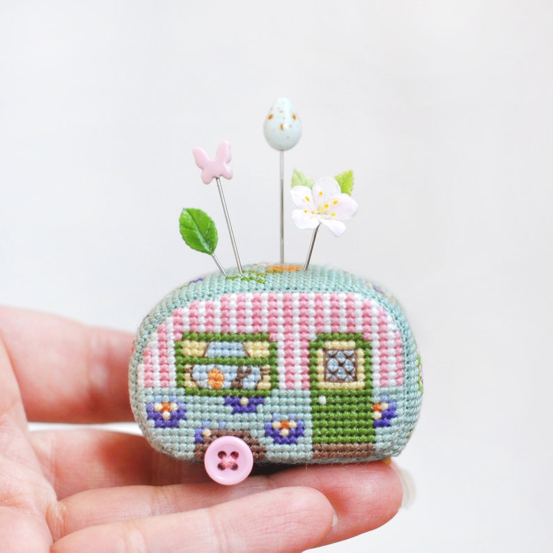 Camping Cross Stitch Pattern. Vintage Trailer Cross Stitch. Spring Cross Stitch Pattern. Retro Camper Cross Stitch. Easter Cross Stitch 3D zdjęcie 2