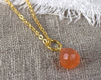 Goldkette mit orange rotem Stein, Kette mit Karneol, Goldkette mit Tropfenanhänger, Geschenk Geburtstag, Lebensenergie, Vitalität