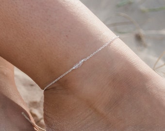 Crystal quartz ankle bracelet. Crystal quartz anklet. Rock crystal anklet. Gemstone anklet. Crystal anklet. April birthstone. Boho jewelry