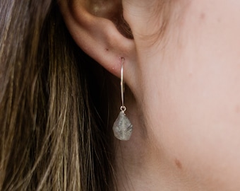 Grey labradorite raw crystal hoop earrings in gold, silver, bronze, or rose gold - Natural labradorite crystal hoop earrings