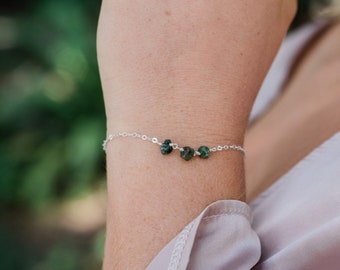 Emerald boho bracelet. Emerald bracelet. Healing bracelet. Beaded bracelet. Meditation bracelet. Womens bracelet. May birthstone bracelet