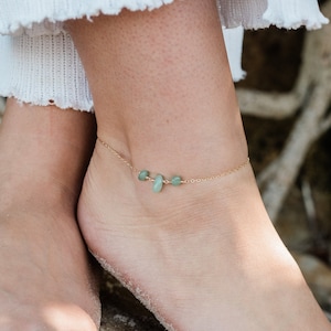 Aventurine beaded anklet. Aventurine anklet. Green rosary anklet. Green crystal anklet. Bead anklet. Boho anklet in gold, silver or bronze.
