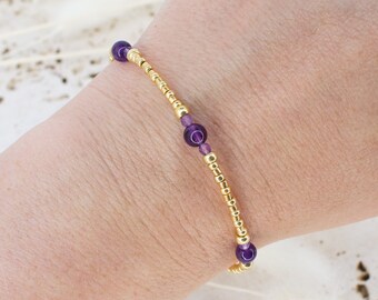 Waterproof amethyst crystal beaded bracelet in gold or silver. Shiny gold bead gemstone bracelet for women. Hypoallergenic and made to order