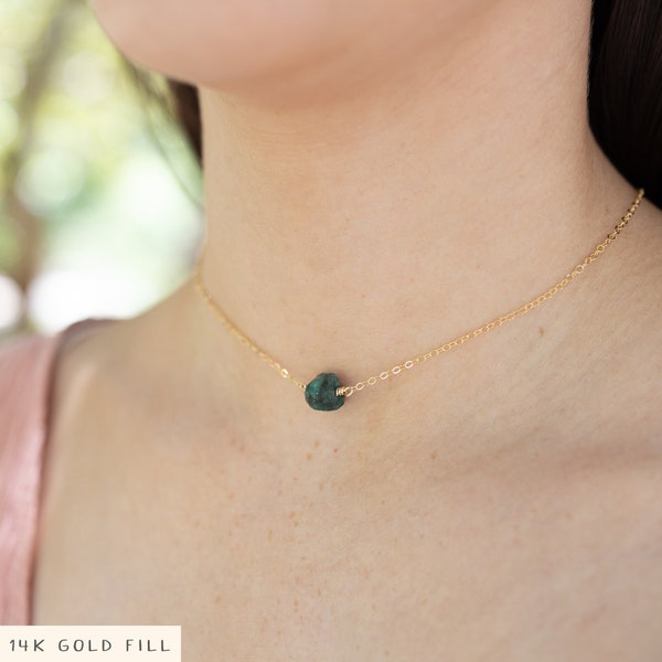 Tiny green emerald raw choker necklace. Rough crystal nugget May birthstone jewellery. Handmade white real stone mineral gift for women.