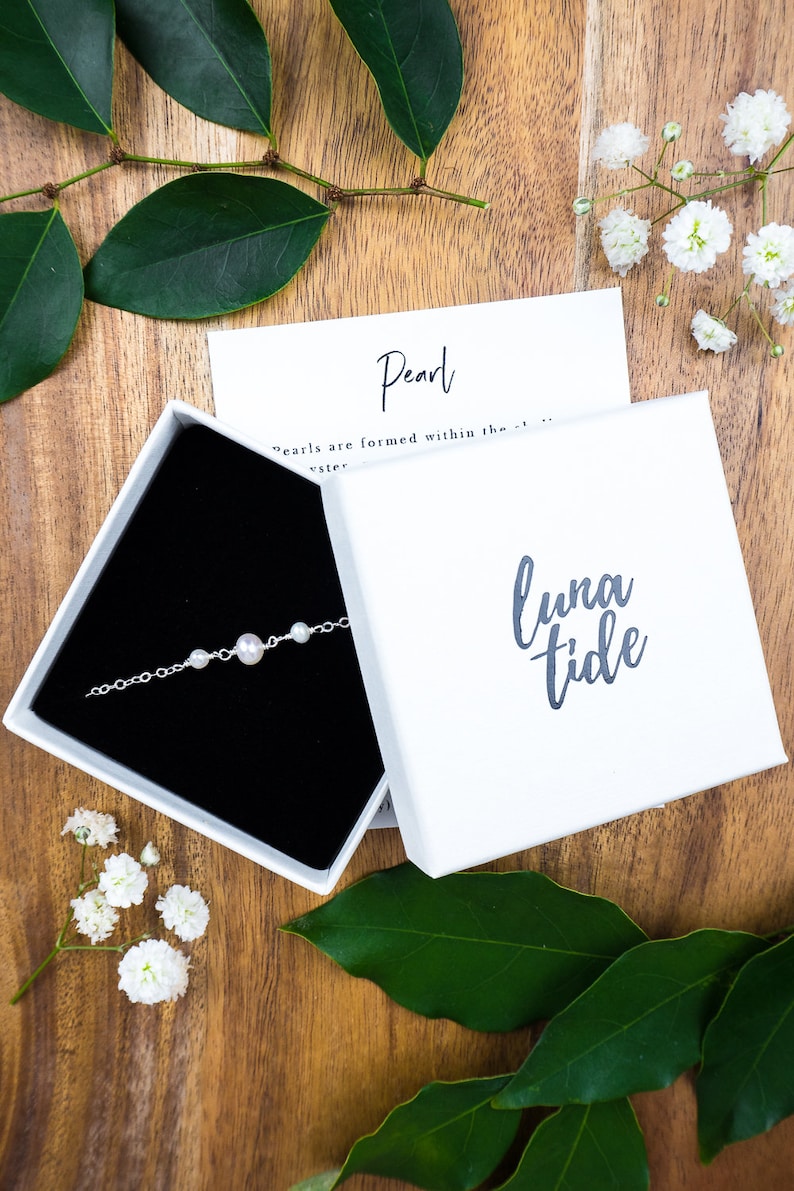 Dainty boho anklet for women Pearl bead anklet June birthstone anklet Pearl rosary anklet Pearl anklet Freshwater pearl beaded anklet