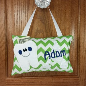 Almohada de hadas dental personalizada, chevron verde y blanco, tabla dental opcional, ,