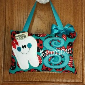 Patrón de mariquita de almohada de hada de los dientes para niñas personalizada, elija su versión, tabla de dientes opcional,