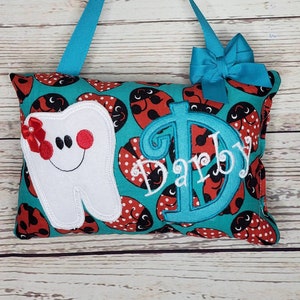 Patrón de mariquita de almohada de hada de los dientes para niñas personalizada, elija su versión, tabla de dientes opcional,