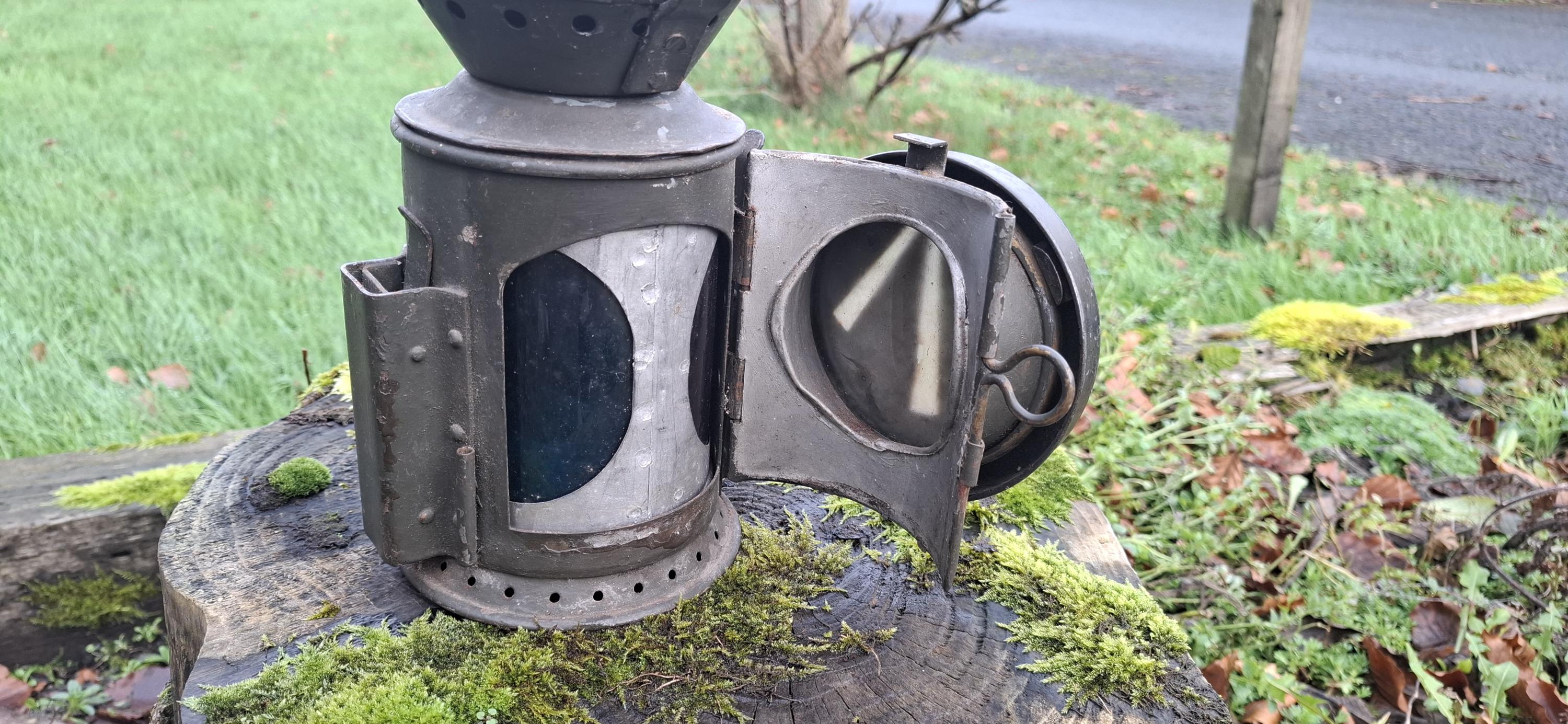 1944 年製の第二次世界大戦の軍用マーク付き鉄道信号灯 - Etsy 日本