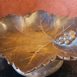 Vintage Black Forest Vine Leaf and Grape Music box  Trinket dish with Mona Lisa tune