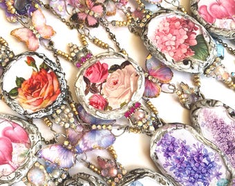 Collar de flores de jardín pastel, collar de mariposa, collar de primavera único, delicado collar, collar largo, hortensia, rosa, gatito