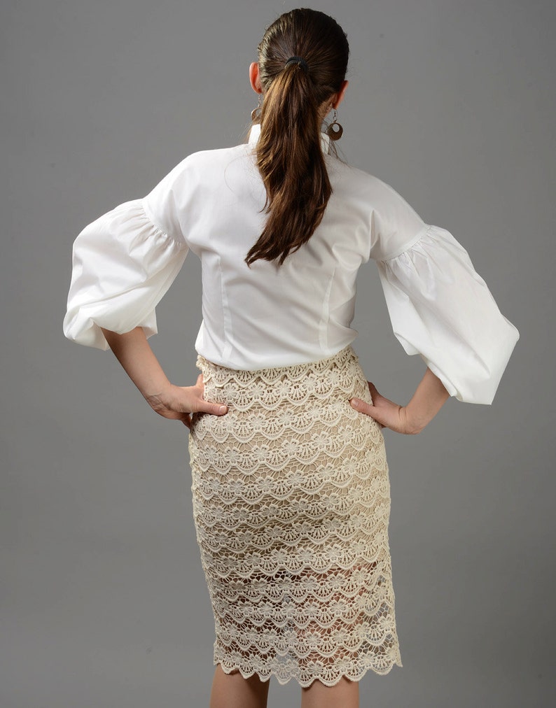 Amazing white linen trousers that are perfect for Spring/Summer! Style them with a cosy jumper 