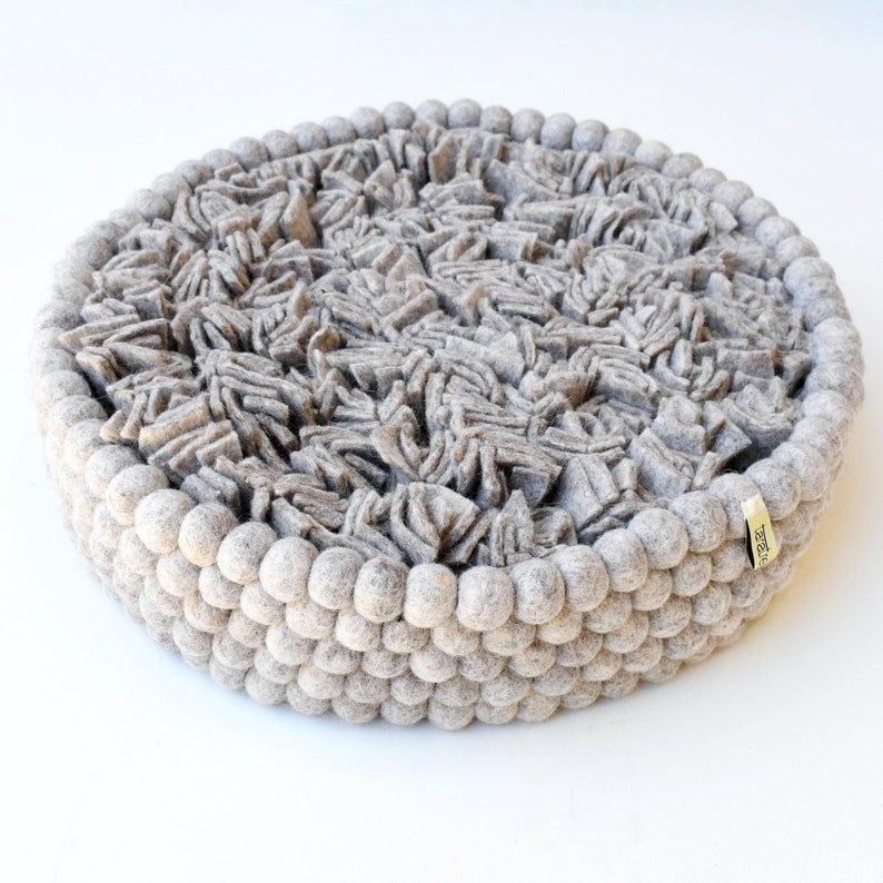 Snuffle Mats For Dogs: All You Need To Know (2022 Update) Snuffle Mats For Dogs: All You Need To Know (2022 Update)