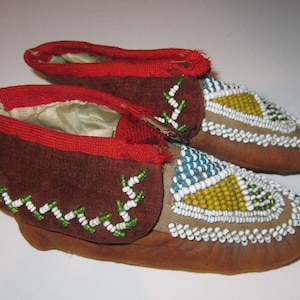 Mohawk Beaded Child&#39;s Moccasins ca. 1900 - beadwork intact on deerskin brain tanned leather