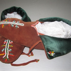 Iroquois Center Seam Beaded Adult Moccasins - beadwork intact, hardly worn, stunning example!