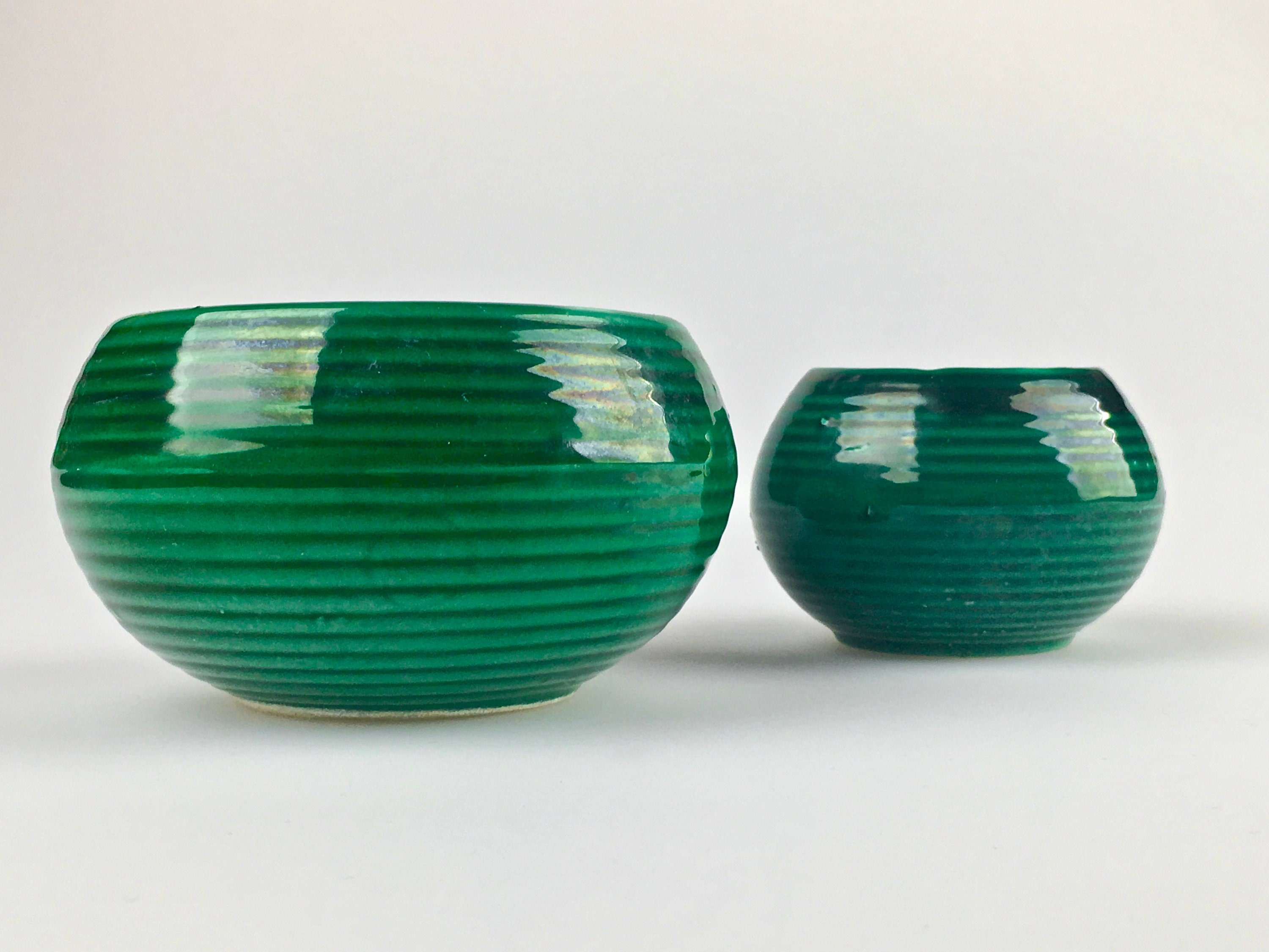 Lumineux, Vert Émeraude, Glacé, Nidification, Faïence Bowls Au Design Concentrique. France, Années 1