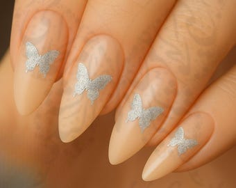 Silber Schmetterling Nagel Aufkleber: Elegante Glitzer DIY Nagelkunst