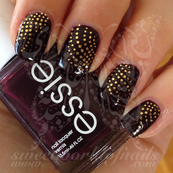 golden nail paint