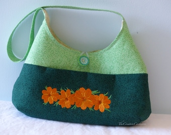 sac à main à bandoulière avec fleurs cosmos brodées, sac à main hobo en tissu, article brodé, sac à main en tissu fait à la main, cadeau nature, design floral
